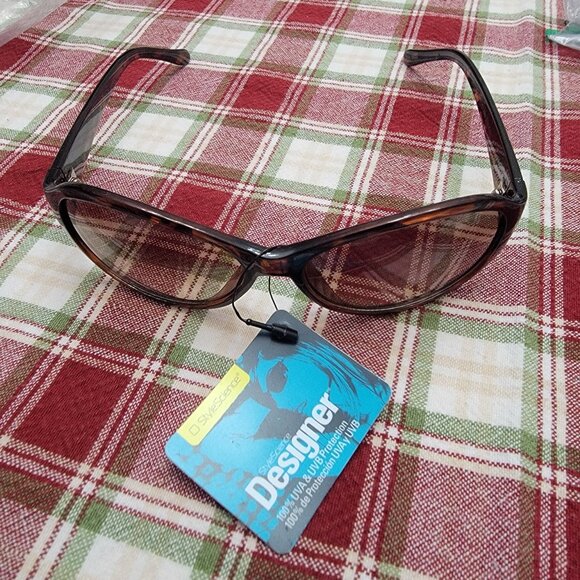 Style Science by FGX, Inc. Sunglasses Brown Frames with Silver Floral Decoration - Picture 3 of 4